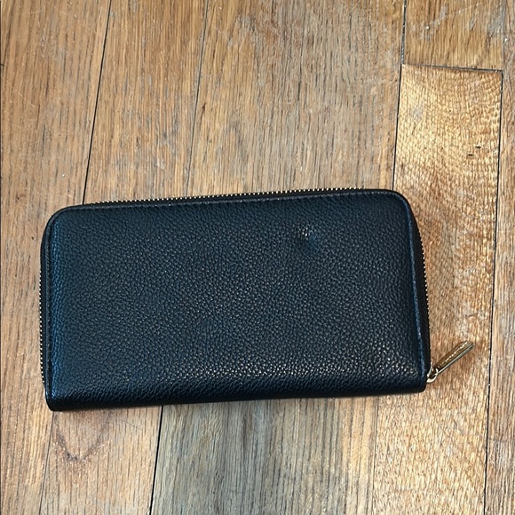 Adrienne Vittadini Black Wallet‎ - Picture 2 of 8